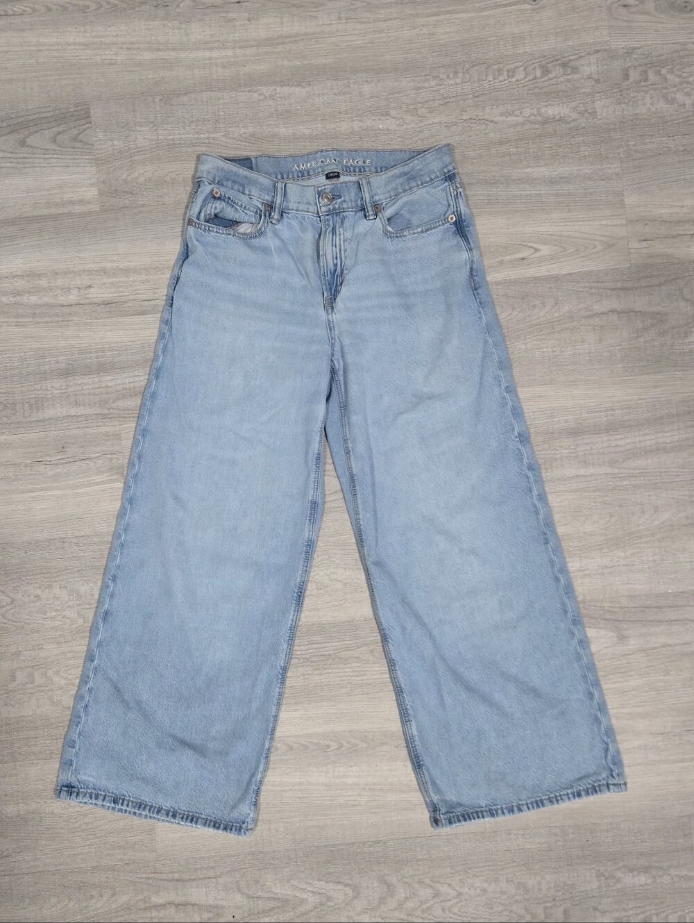 American Eagle, low rise ultra wide leg, size 0 short.